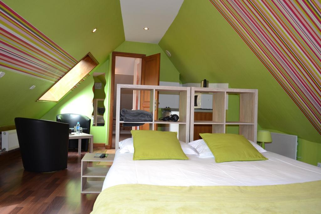 Hotel Le Domaine Des Cigognes Ennevelin Zimmer foto