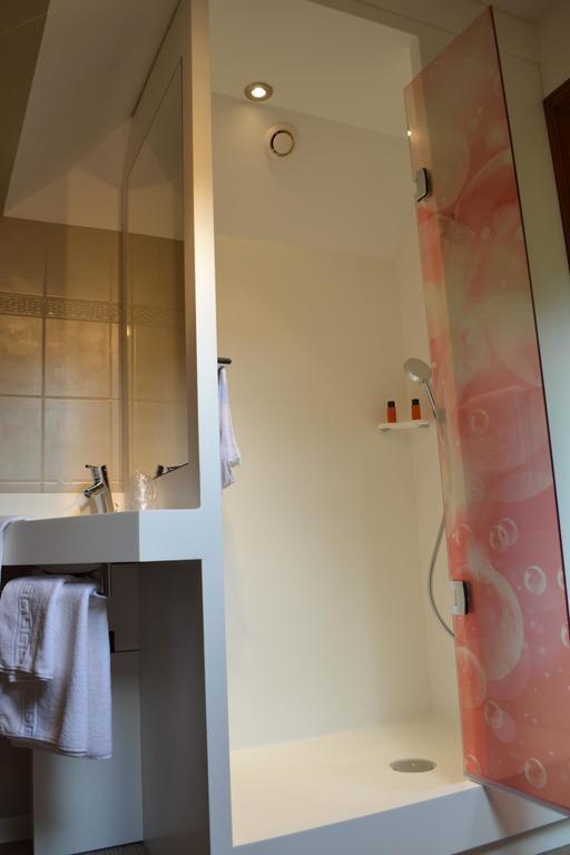 Hotel Le Domaine Des Cigognes Ennevelin Zimmer foto