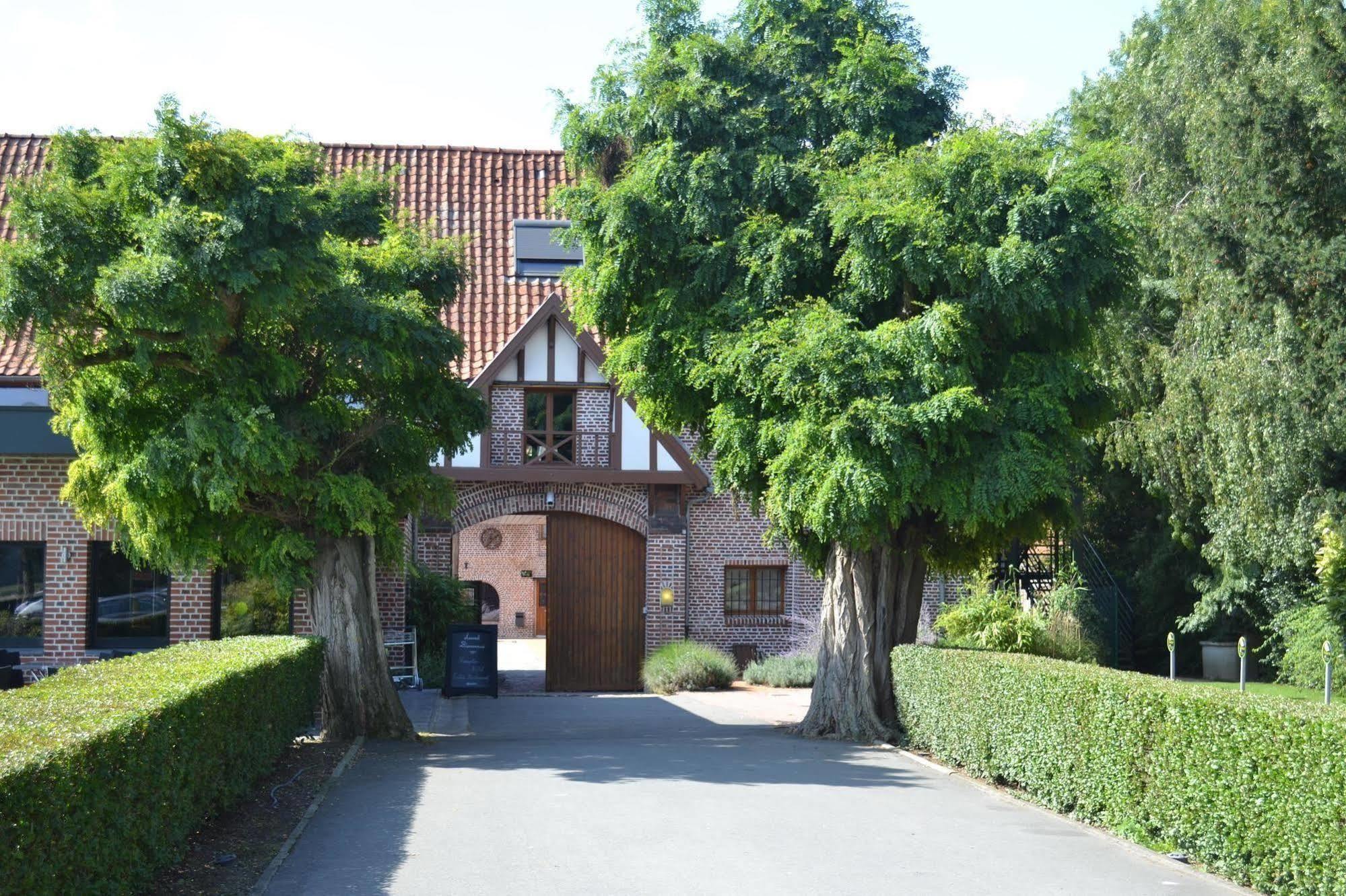 Hotel Le Domaine Des Cigognes Ennevelin Exterior foto